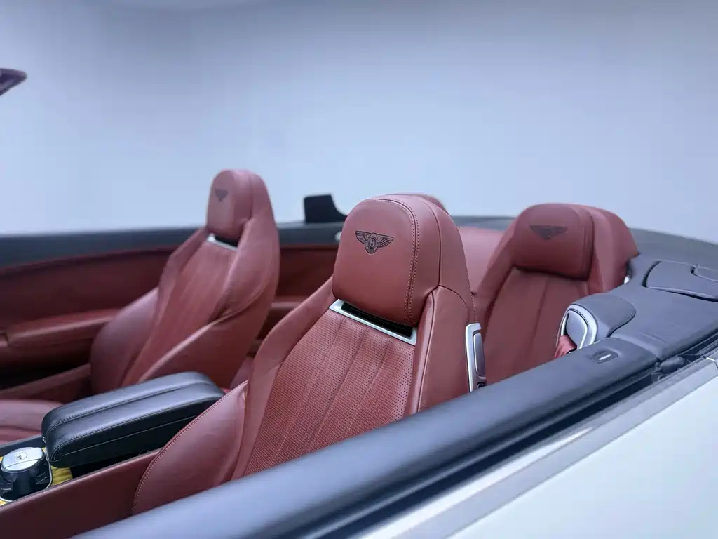 Bentley Continental 2015 — фото 9