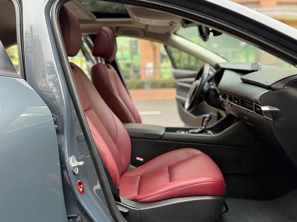 Mazda 3 Axela 2022