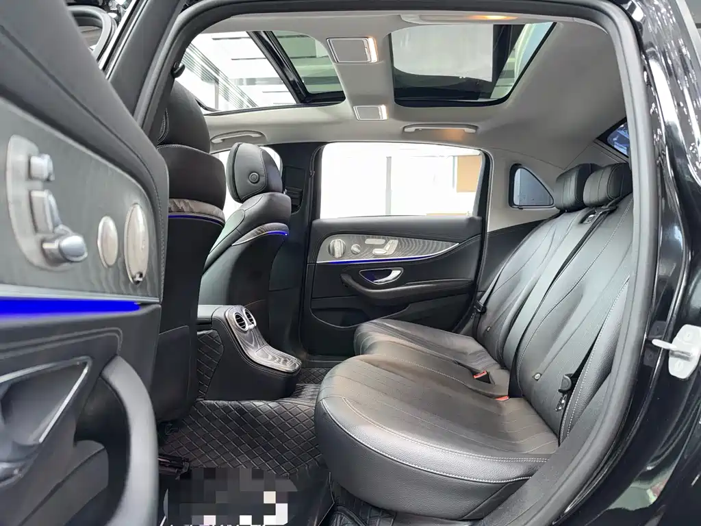 Mercedes-Benz E-Class 2022