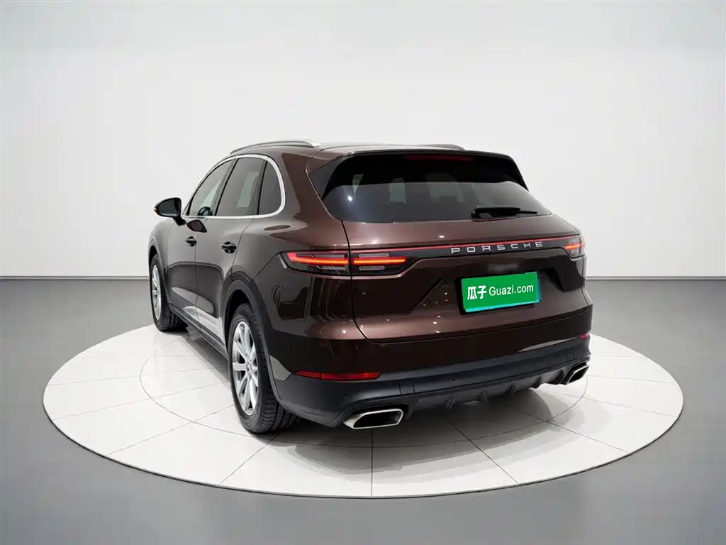 Porsche Cayenne 2019 — фото 23
