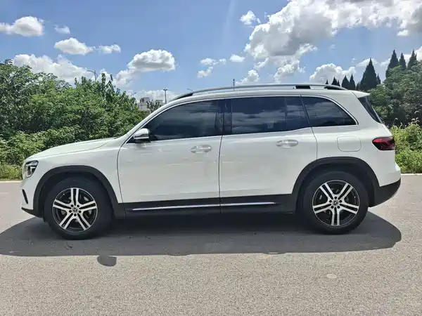 Mercedes-Benz GLB 2021