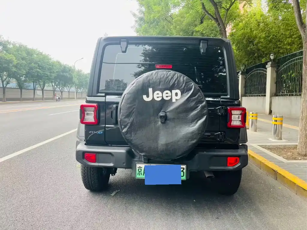 Jeep Wrangler PHEV 2023 — фото 8