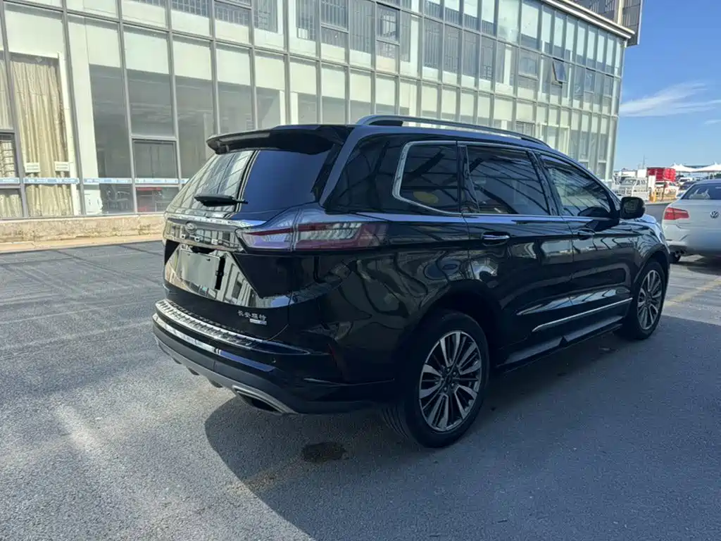 Ford Edge 2021 — фото 11