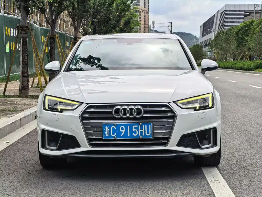 Audi A4L 2019