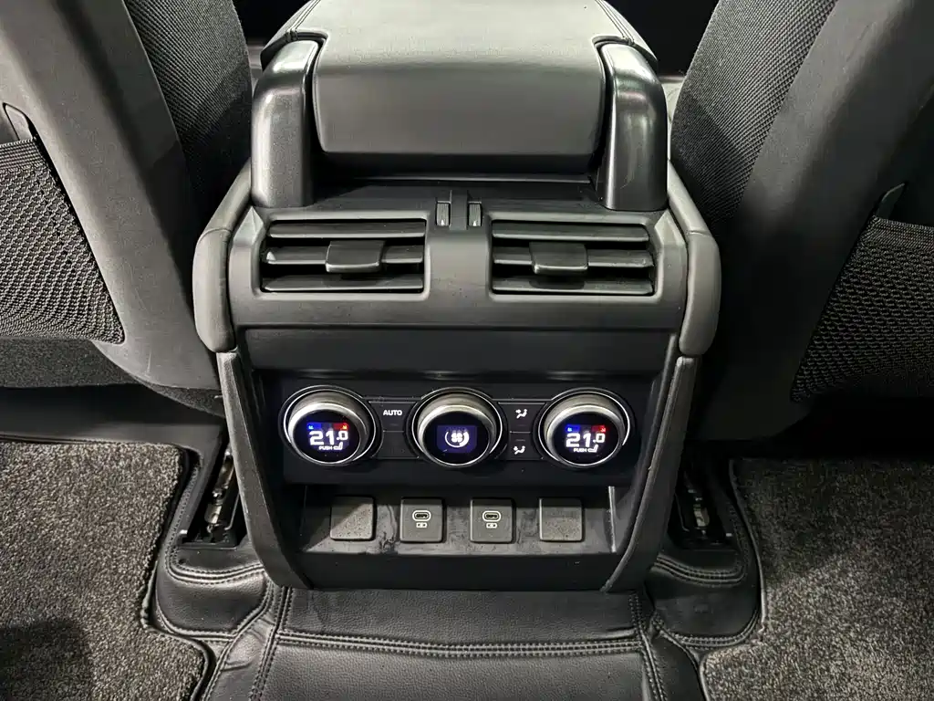 Land Rover Defender 2025 — фото 22