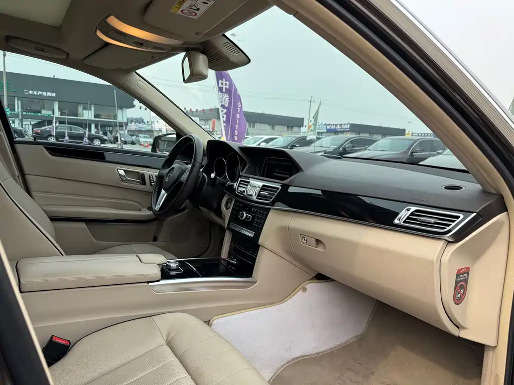 Mercedes-Benz E-Class 2015 — фото 21