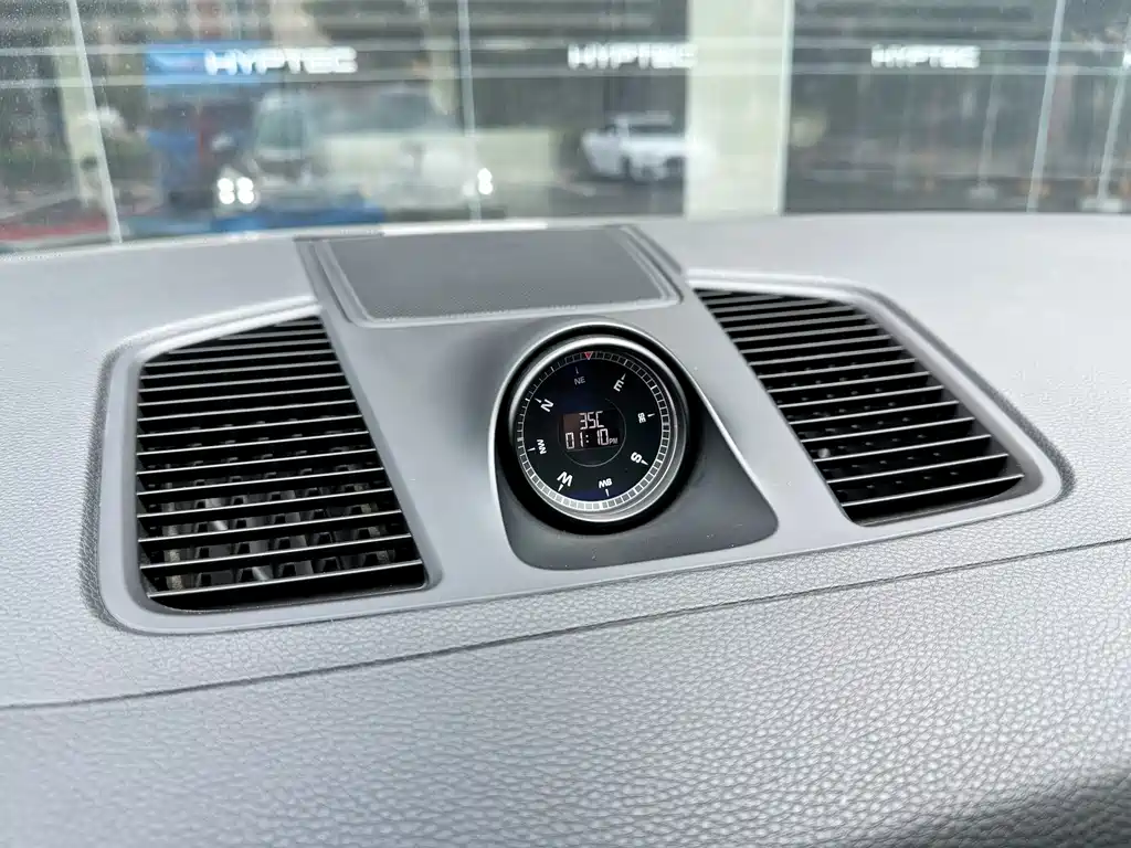 Porsche Cayenne 2020 — фото 17