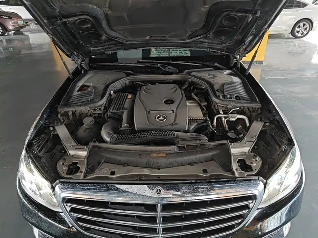Mercedes-Benz E-Class 2017 — фото 20