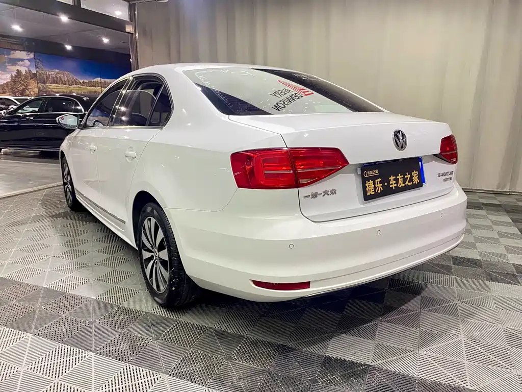 Volkswagen Sagitar 2017