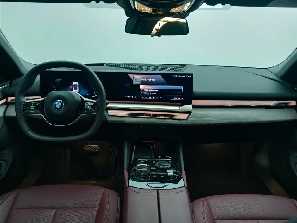 BMW i5 2025 — фото 7