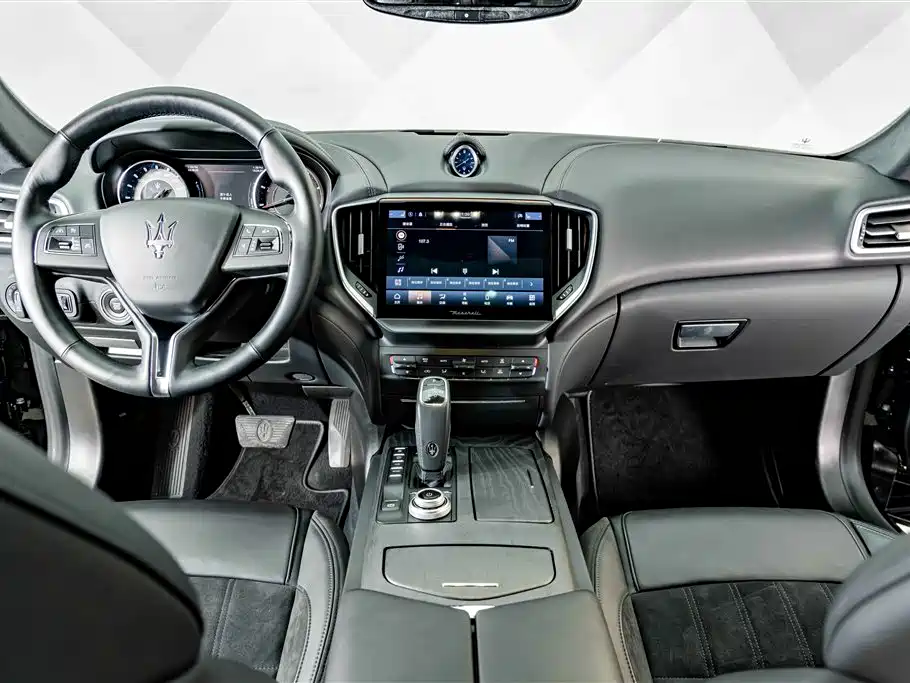 Maserati Ghibli 2022 — фото 13