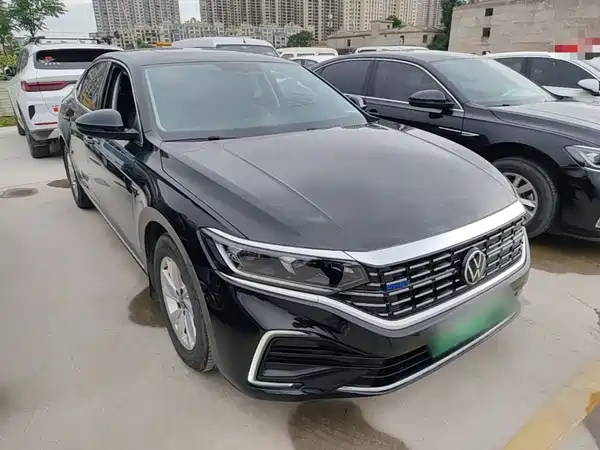 Volkswagen Passat Plug-In Hybrid 2022