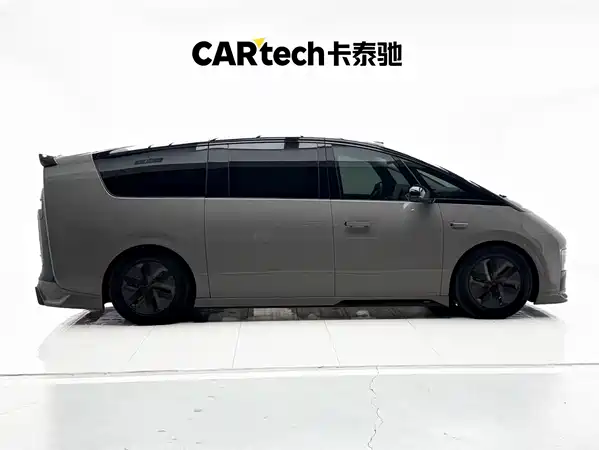 Li Auto MEGA 2025