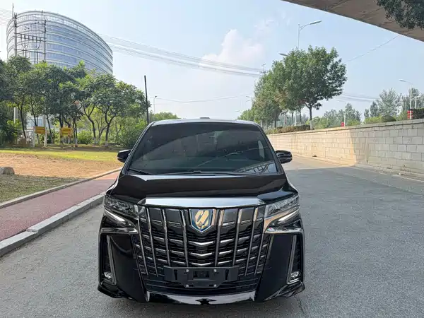 Toyota Alphard 2023
