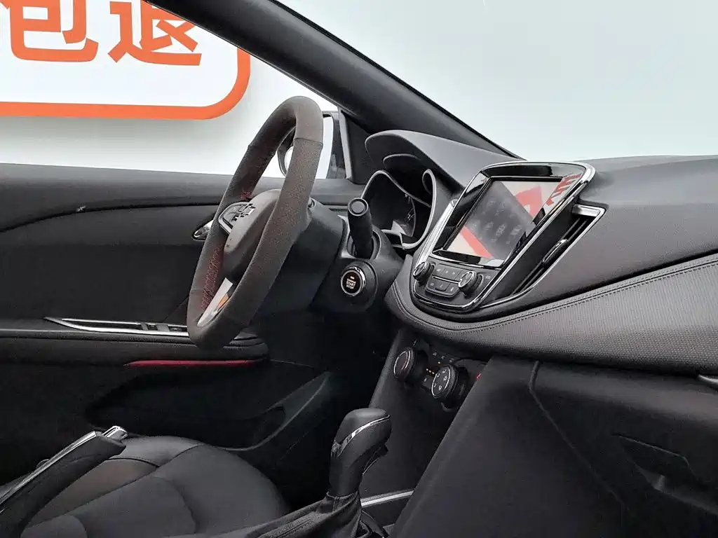 Chevrolet Monza 2019 — фото 22