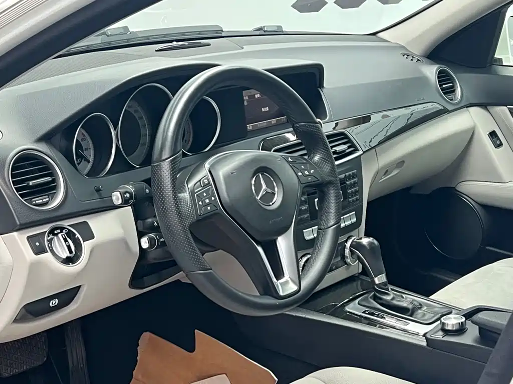 Mercedes-Benz C-Class 2014 — фото 7