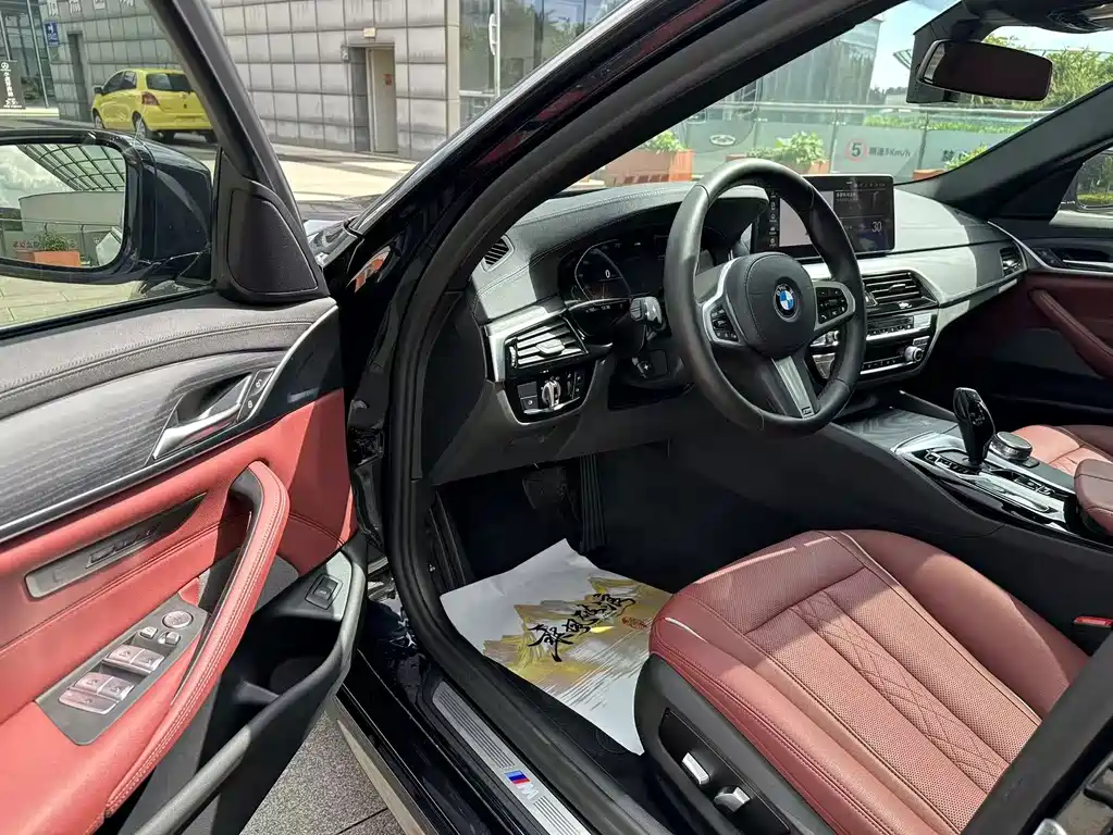 BMW 5 Series 2021