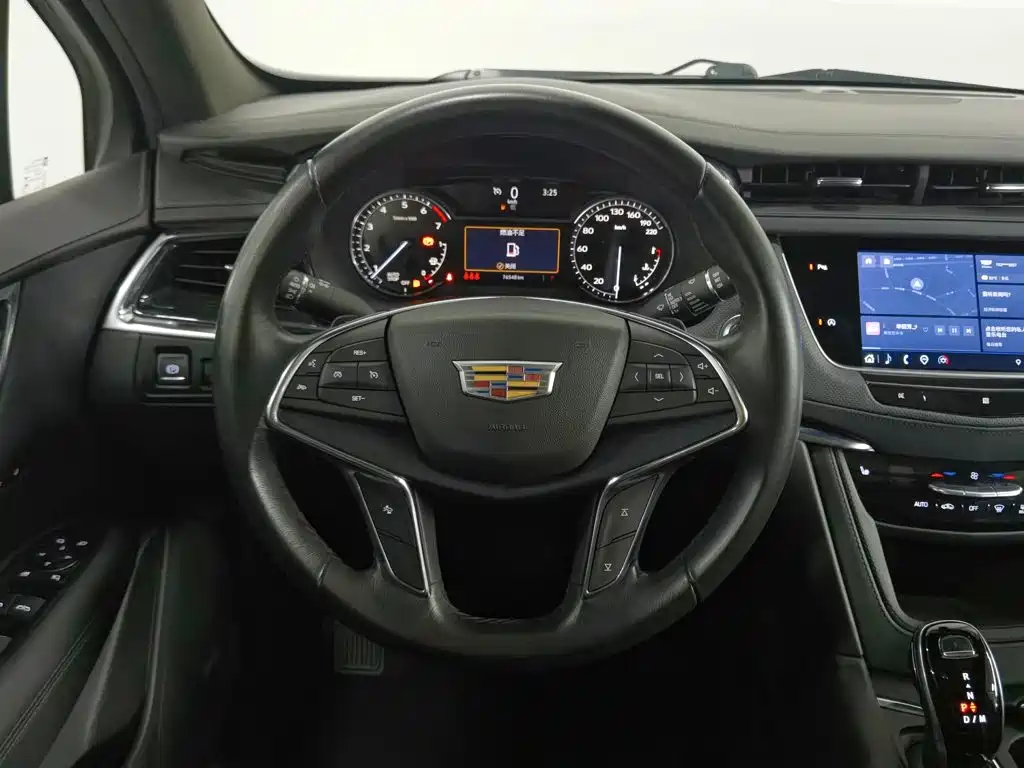 Cadillac XT5 2021 — фото 11