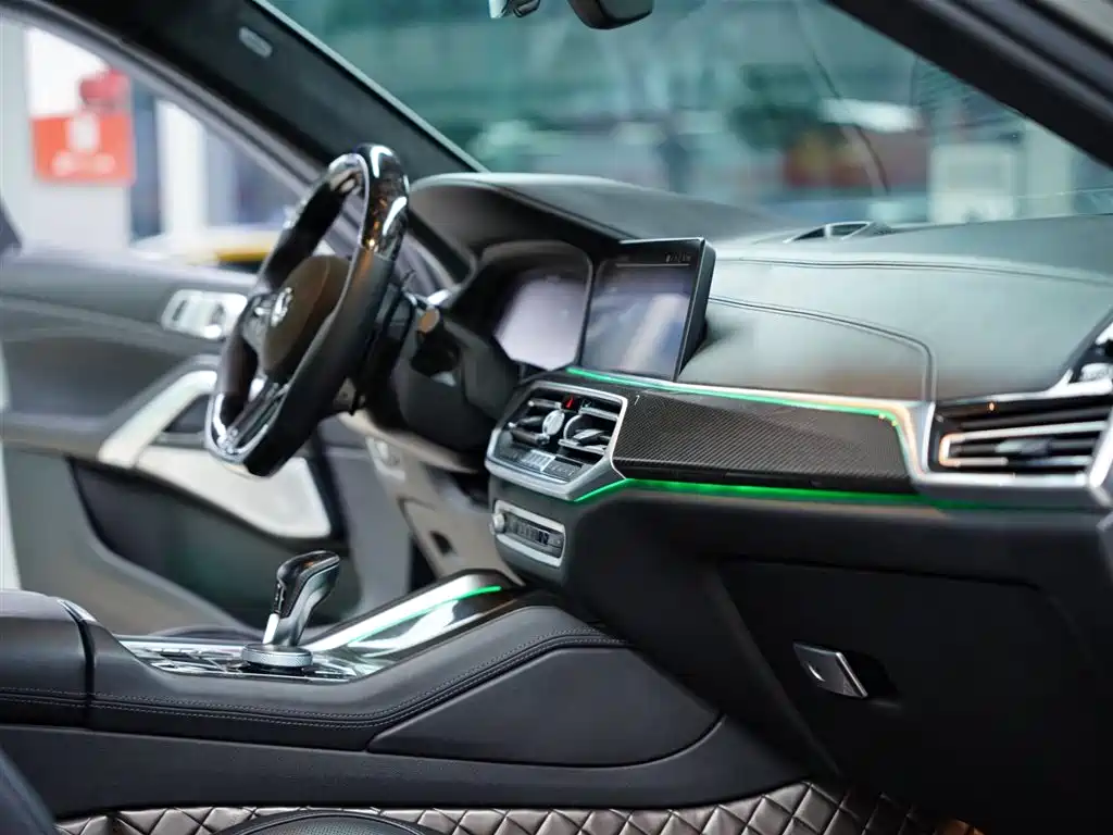 BMW X6 M 2022 — фото 45