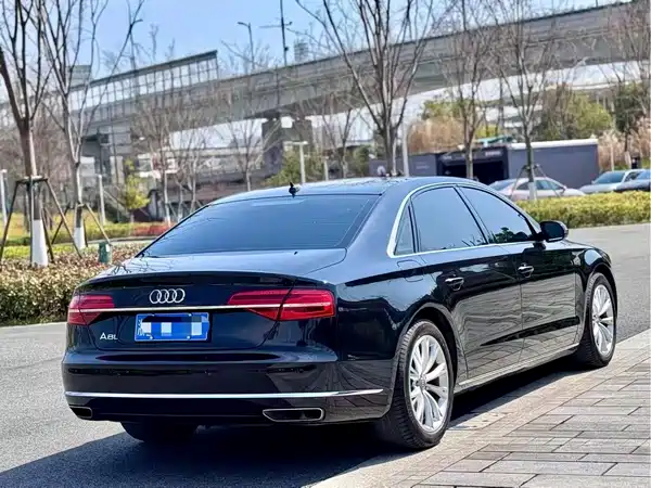 Audi A8 2014