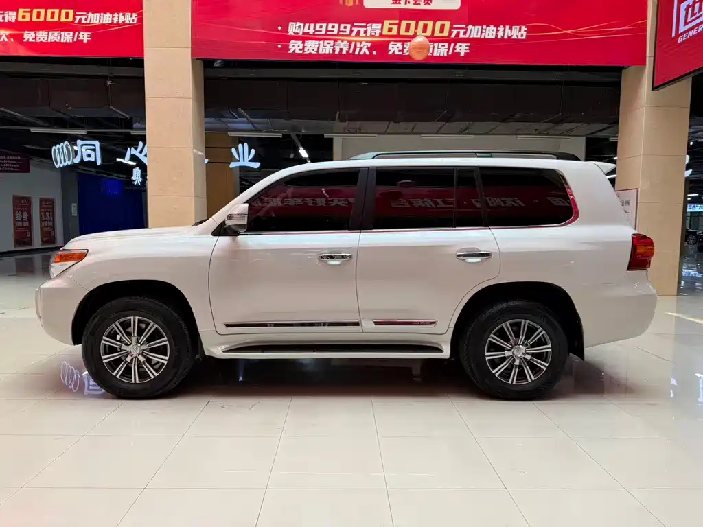 Toyota Land Cruiser 2015 — фото 8