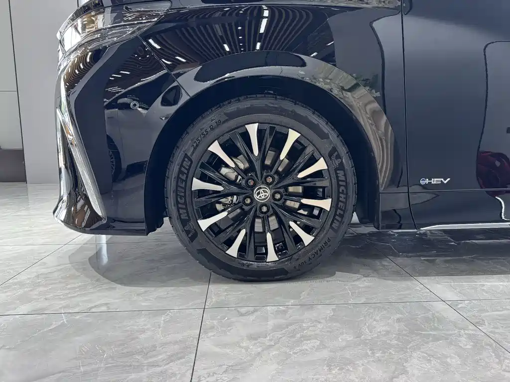 Toyota Alphard 2025 — фото 6