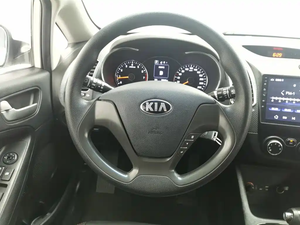 Kia K3 2018 — фото 11