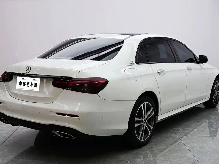 Mercedes-Benz E-Class 2022 — фото 19