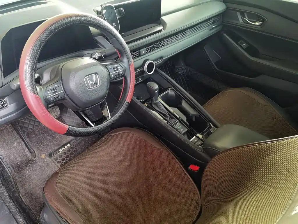 Honda Accord 2024 — фото 15