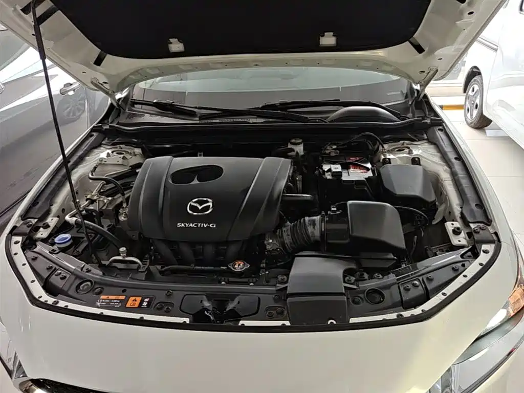 Mazda 3 Axela 2021 — фото 20