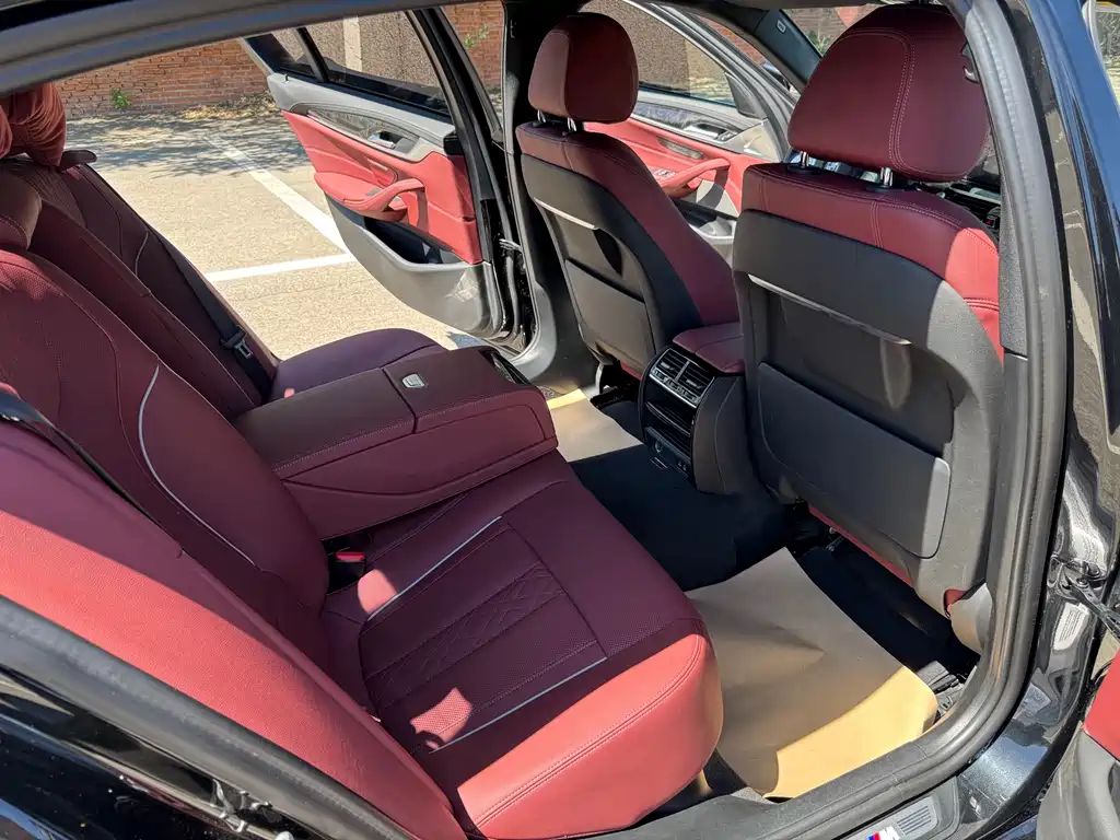 BMW 5 Series 2023 — фото 13