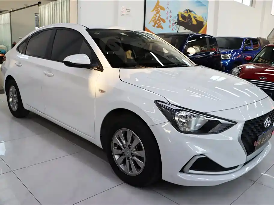 Hyundai Elantra 2022 — фото 3