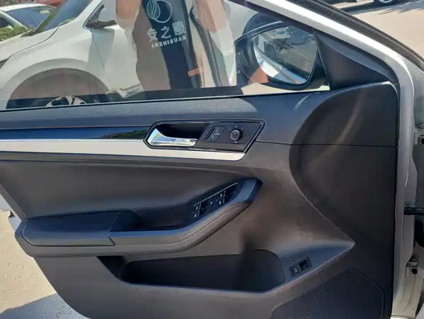 Volkswagen Sagitar 2018