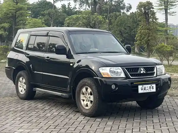 Mitsubishi Pajero 2008