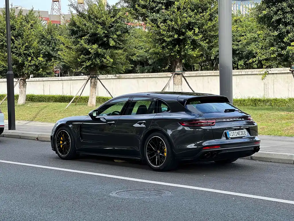 Porsche Panamera 2018 — фото 35