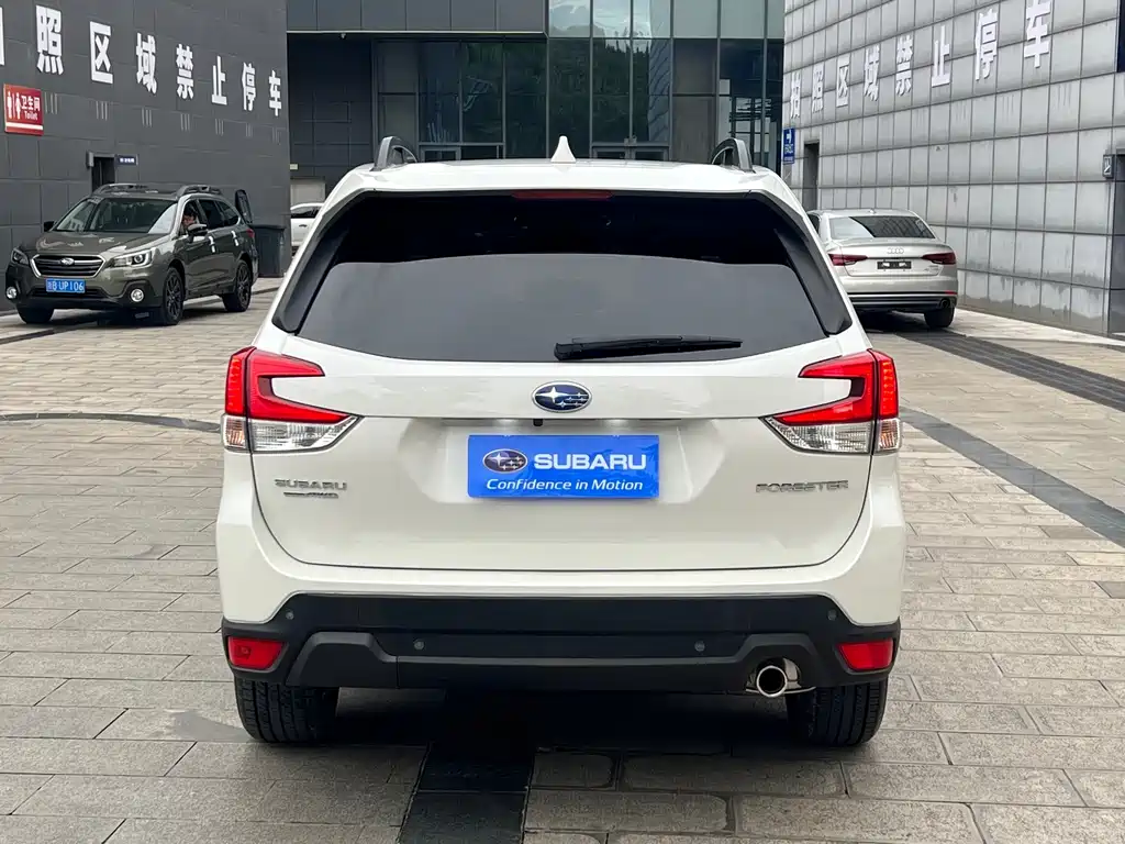 Subaru Forester 2021 — фото 9