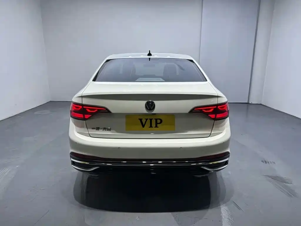 Volkswagen Sagitar 2022