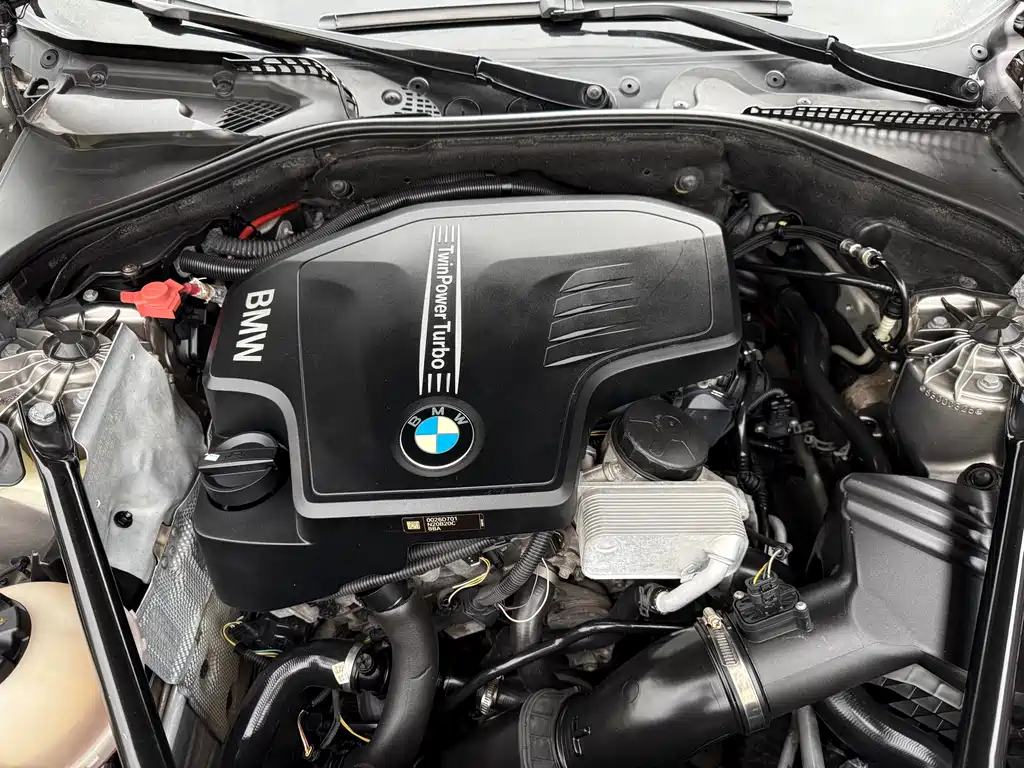 BMW 5 Series 2015 — фото 31