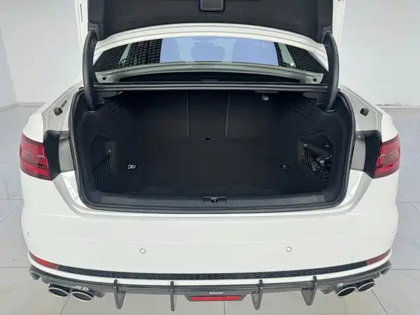 Audi A4L 2019