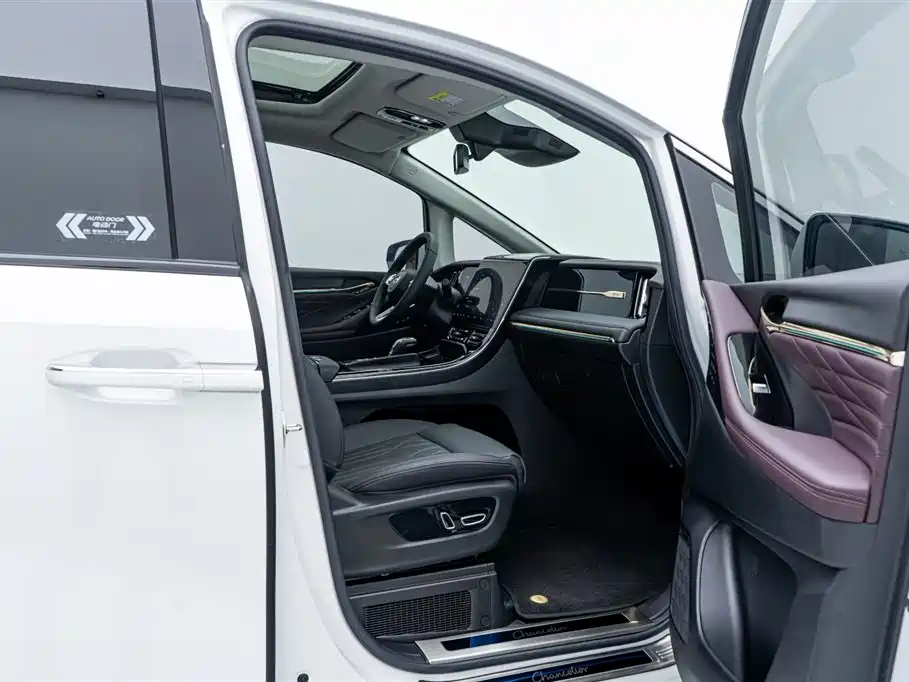 GAC Motor Trumpchi M8 2023 — фото 18