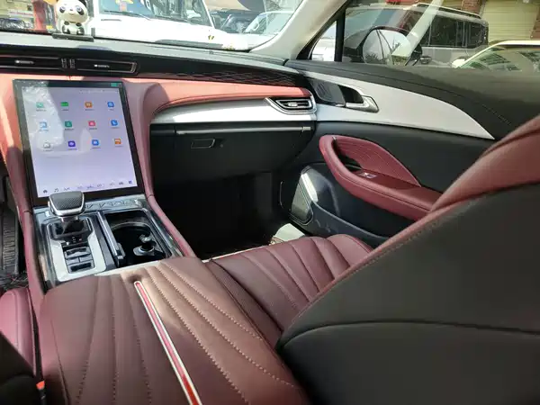 Hongqi H5 2025