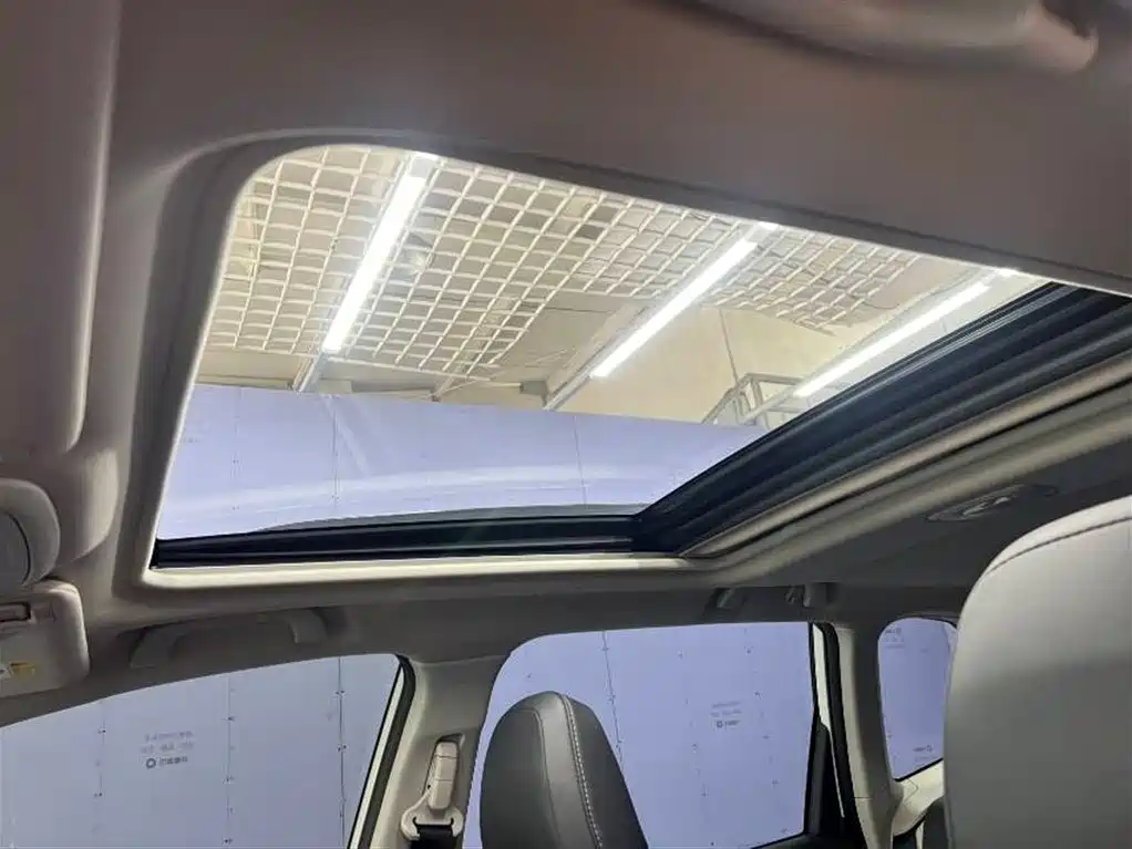 Subaru Forester 2022 — фото 11
