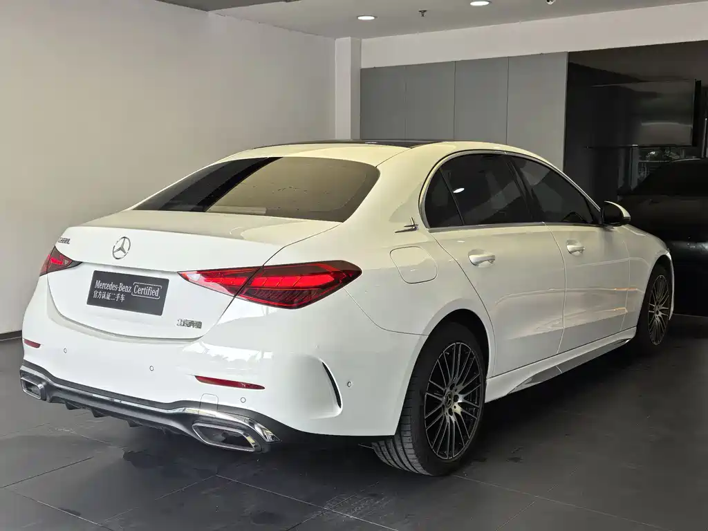 Mercedes-Benz C-Class 2024 — фото 4