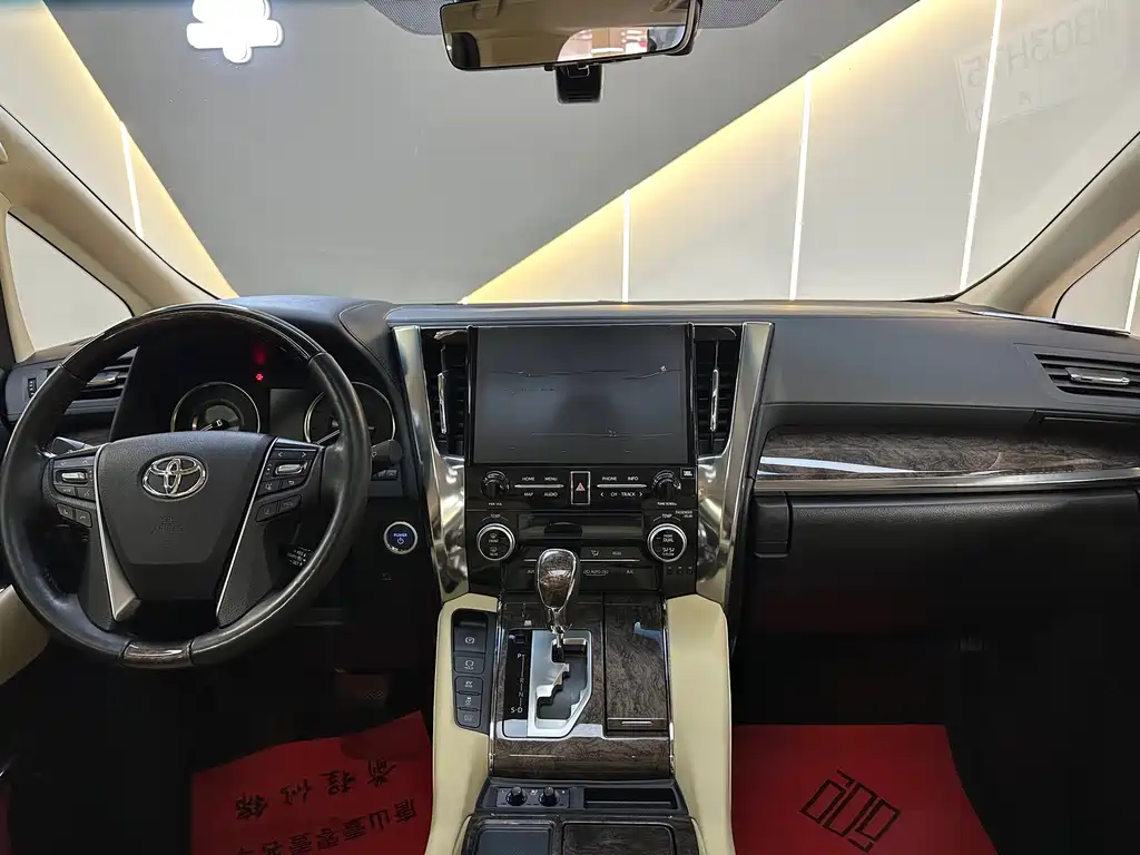 Toyota Alphard 2022 — фото 12