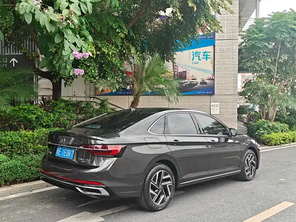 Volkswagen Sagitar 2024