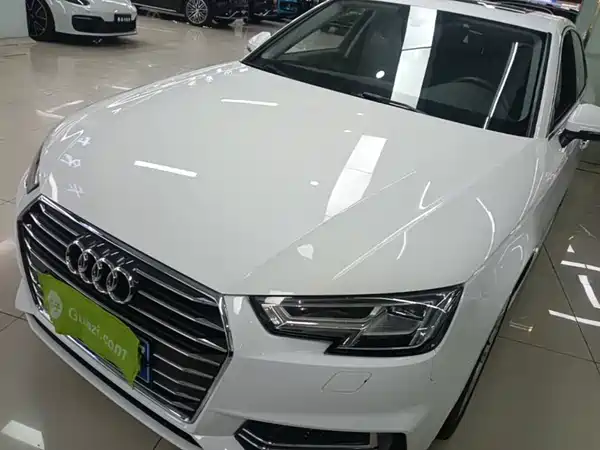 Audi A4L 2020