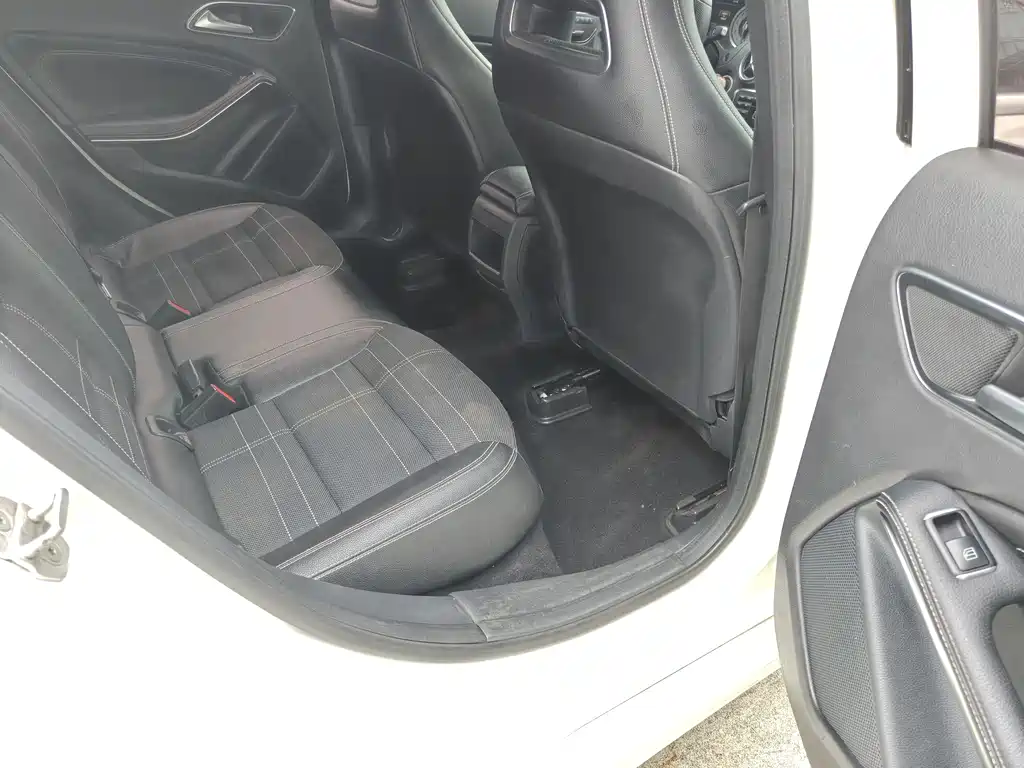 Mercedes-Benz A-Class 2015 — фото 14