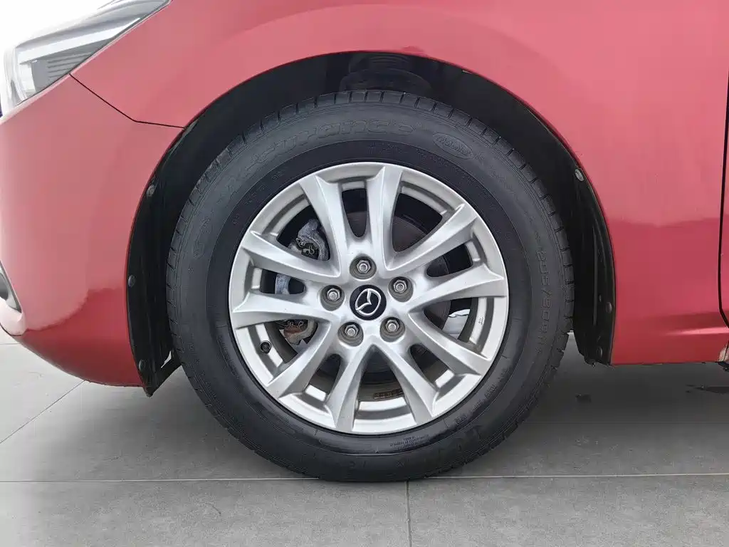 Mazda 3 Axela 2019 — фото 17