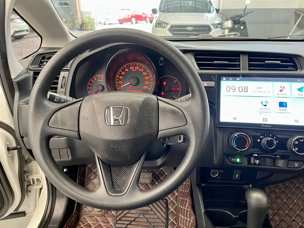 Honda Fit 2018 — фото 12