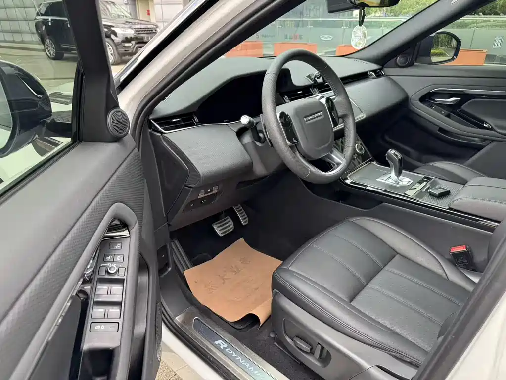 Land Rover Evoque 2021 — фото 4